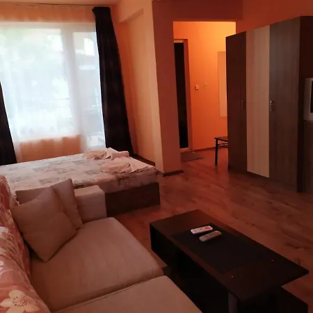 Семеен Хотел Денз Hotel