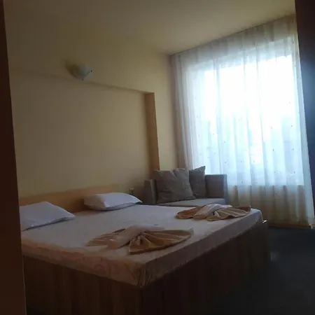 Семеен Хотел Денз Hotel Chernomorets