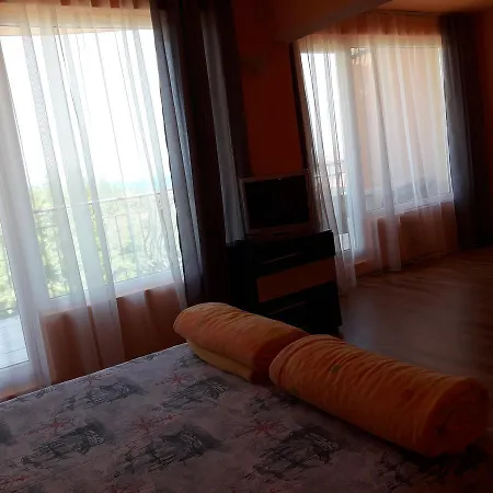 Семеен Хотел Денз Hotel Chernomorets