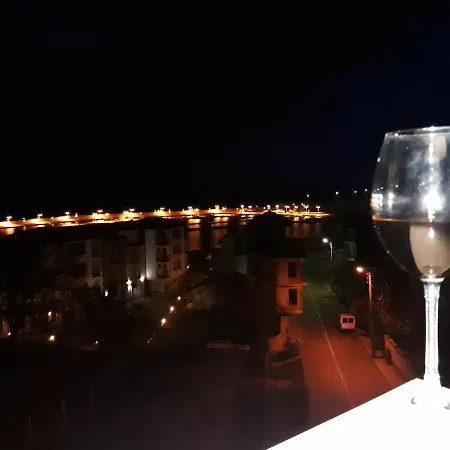 Hotel Семеен Хотел Денз 2*