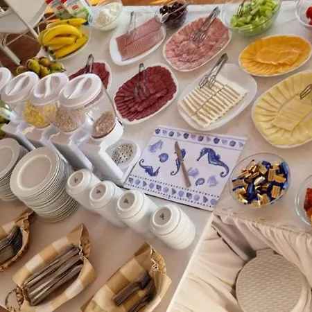 Семеен Хотел Денз Hotel Chernomorets