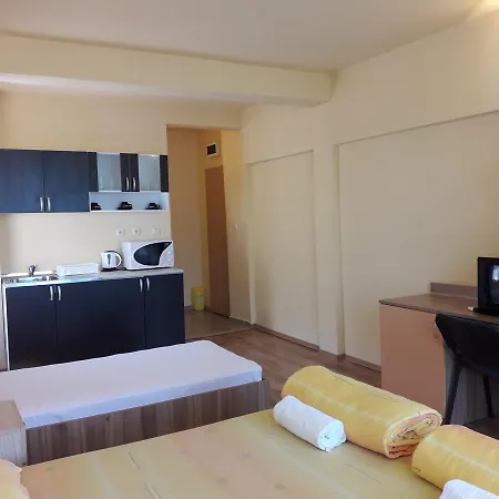 Семеен Хотел Денз Hotel