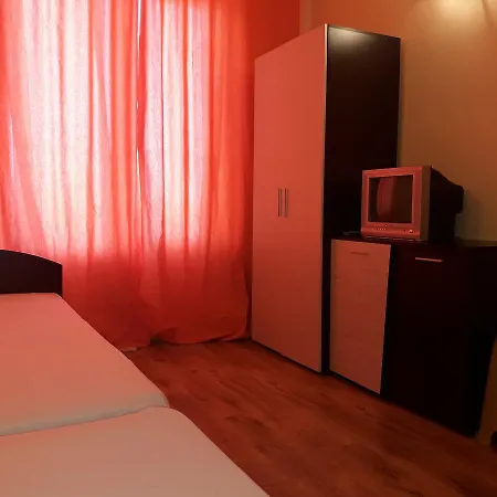 Семеен Хотел Денз