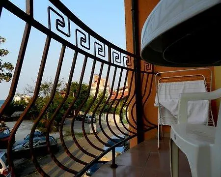 Семеен Хотел Денз Hotel