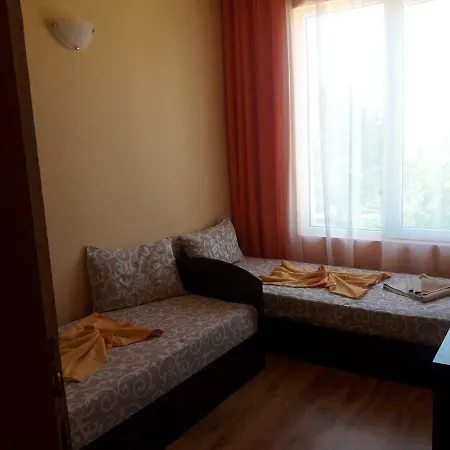 Семеен Хотел Денз Hotel 2*